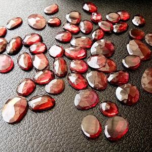 Grenat rouge Rhodolite naturel de haute qualité calibré à facettes inégale Rose Cut Cabochon à dos plat pour bijoux pierres précieuses en vrac - Product Image 3