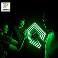 Jeu interactif actif jeu de sol LED avec lumières carrées grève sol activer salle de jeux