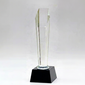 Trofeo Obelisco de Cristal Modelo C5 con Base Negra Grabado con Láser para Colección de Regalos Empresariales - Product Image 1