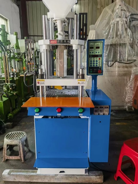 Data Cable Making Machine Cheap Hot Selling Vertical Injection Molding Machine for Power Cord Plug Making