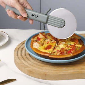 Roulette à pizza en acier inoxydable avec couvercle de protection de la lame, outil de cuisine, coupe-pizza pour la maison et les restaurants - Product Image 4