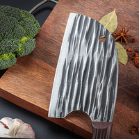 Couteau de chef en acier inoxydable brossé avec manche en plastique imitation bois, à lame martelée, pour usage domestique en cuisine