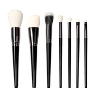 Ensemble de 7 pinceaux de maquillage vegan en nylon bicolore avec logo personnalisé, manche en bois massif noir mat, idéal pour un cadeau de Noël