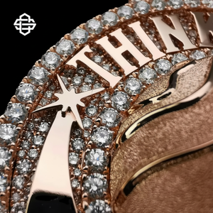 Collier Pendentif Personnalisé THINKER Planète Glacée pour Homme, Bijoux Hip Hop Diamant Thème Scientifique E=MC2, Chaîne Bling Rapper en Alliage Métallique Doré - Product Image 1