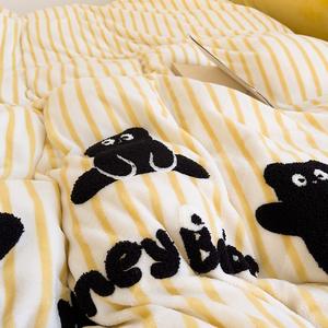 Geel Melk Fluwelen Handdoek Borduurwerk Huis Textiel High-End Laken Kinderen Beddengoed Set Leverancier - Product Image 5