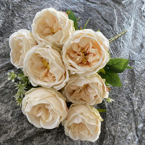 Décoration de mariage en gros fleurs artificielles rouges blanches roses en soie Real Touch 7 têtes bouquet de roses artificielles - Product Image 5