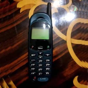 Vente en gros Original pour L2000 Simple pas cher GSM Bar Vieux classique Téléphone portable - Product Image 1