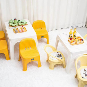 Mesa Rectangular de Plástico Blanca y Azul Cielo, Multiusos, para Comedor, Uso de Adultos y Personas Mayores - Product Image 3