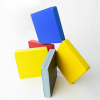 Panneau en mousse PVC lisse pour façades de meubles, éléments de placards, garnitures intérieures et décoration architecturale