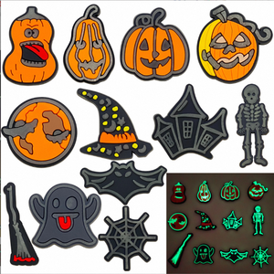 2025 Venta caliente que brilla <span class=keywords><strong>en</strong></span> la oscuridad Encantos de zapatos de Halloween personalizados para decoraciones de zapatos Nueva llegada - Product Image 2