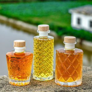 Bouteilles en verre diffuseur d'arômes 100ml 150ml 200ml avec <span class=keywords><strong>bouchon</strong></span> à vis en liège pour cadeaux de <span class=keywords><strong>mariage</strong></span>, sérigraphie Hongfei Glass HF-687 - Product Image 3