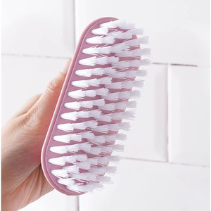 Cepillo de limpieza multifuncional para el hogar con cerdas de plástico suave y mango grueso; adecuado para lavar ropa y fregar. - Product Image 4