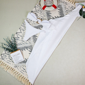 Ensemble bikini 3 pièces pour femme avec boucle métallique décorative, maillot de bain bandeau et jupe longue cache-maillot torsadée, tenue de plage d'été, vente en gros - Product Image 5
