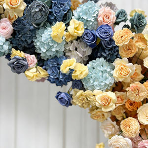 Arco de Flores Artificiales Realistas Hechas a Mano con Seda Moderna para Decoración de Bodas Rústicas - Product Image 4