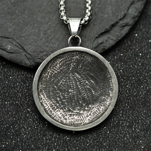 Collier de bijoux de l'Égypte ancienne, collier en acier inoxydable avec pendentif rond œil d'Horus - Product Image 5