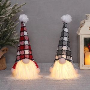 Ensemble de Tomtes suédois lumineux et festifs avec lumière LED chaude, cadeau d'hiver unique pour les enfants - Product Image 2