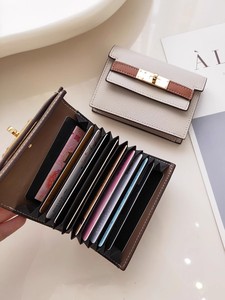 Nuova moda da <span class=keywords><strong>donna</strong></span> con chiusura a cerniera per portafoglio in pelle sintetica piccola borsa pieghevole portamonete portatile per viaggi all'aperto - Product Image 3