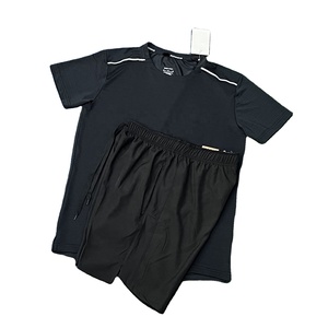 Ensemble de course pour homme, été, séchage rapide, respirant, avec protection UV, vêtements d'entraînement réfléchissants pour la nuit, manches courtes, 100% polyester - Product Image 1