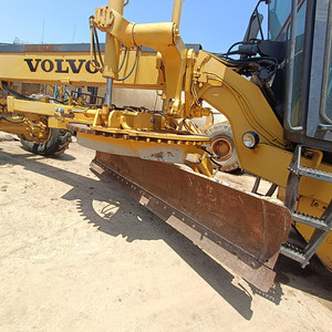 รถเกรดเดอร์ Volvo G740 แบบโครงสร้างแบบประกบ ขับเคลื่อนด้วยเครื่องยนต์ดีเซล Cummins M11 กำลัง 210 แรงม้า น้ำหนักใช้งาน 16.1 ตัน - Product Image 4