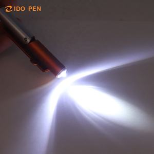 Mini bolígrafo de luz <span class=keywords><strong>LED</strong></span> 4 en 1 para smartphone, bolígrafo llavero con limpiador de teléfono, <span class=keywords><strong>Boligrafo</strong></span> OEM - Product Image 4