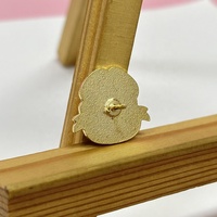 Emblemas de insignia chapados en oro de esmalte suave de aleación de Zinc Pin de solapa de Amapola roja con logotipo personalizado gratuito