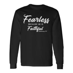 Camiseta de manga larga con cita cristiana: No tengas miedo, porque él es fiel - Product Image 1