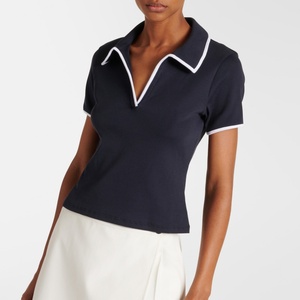 เสื้อโปโลคอวีแบบแห้งเร็ว สไตล์ลำลอง ป้องกันรังสียูวี เหมาะสำหรับกอล์ฟ เทนนิส สไตล์ Old Money สำหรับสุภาพสตรี - Product Image 1