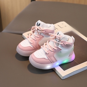 Zapatillas Deportivas Infantiles con Luces LED de Diseño, Zapatos Casuales Cómodos para Niños y Niñas, Cierre de Velcro para Fácil Poner y Quitar - Product Image 4