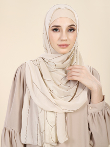 Hijab Elegante Dorato per Donne Musulmane con Stampa in Lamina d'Oro, Personalizzabile con LOGO OEM/ODM, Foulard Kashkha in Voile con Strass - Product Image 1