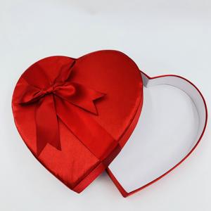 Tissu en soie en forme de cœur Cadeau Saint Valentin Boîte à bonbons au chocolat - Product Image 4