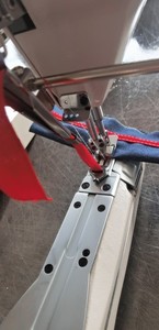 Zoyer ZY928 3 Needle Cantilevered Cylinder-type Chain Stitch Industrial <b>Sewing</b> <b>Machines</b> Price - Product Image 3
