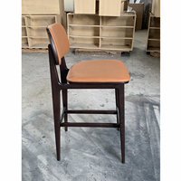 Mobilier d'hôtel d'utilisation commerciale de chaise de barre de coussin en cuir mou en bois solide