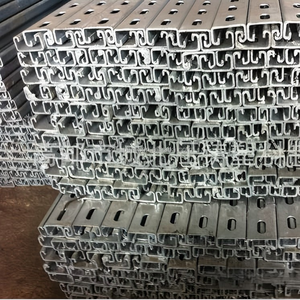 حاجز أمان للطرق السريعة على شكل حرف W، حاجز واقي من الاصطدام على الطرق، فولاذ Q235 مغلفن بالغمس الساخن، حاجز على شكل حرف C عالي التحمل للصدمات - Product Image 6