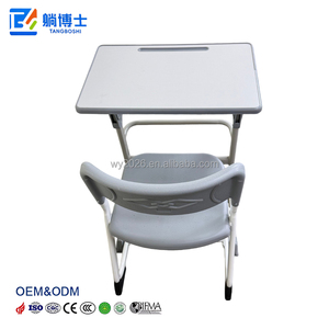 Meilleures ventes - Bureau d'écolier en forme de C pour l'école primaire et secondaire, avec chaise, en bois, avec porte-stylo - Product Image 1