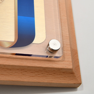 Rắn sồi gỗ nghệ thuật huy chương Honor giấy chứng nhận mảng vàng lá thủ công khắc khung gỗ cho chủ sở hữu nhà đại lý ủy quyền - Product Image 5