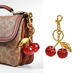 Mejor Oferta: Exquisito Colgante de Cereza, Llavero de Aleación de Zinc, Accesorio de Moda de Lujo para Mujer, Colgante para Bolso - Product Image 1