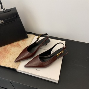 <span class=keywords><strong>Zapatos</strong></span> de tacón bajo con punta en pico y tira trasera de <span class=keywords><strong>charol</strong></span>, estilo minimalista metálico, para <span class=keywords><strong>mujer</strong></span>, venta al por mayor. - Product Image 4