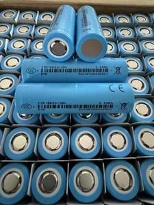 Batterie Li-ion de qualité A 18650 25P 26V 29V 33V 15P 35V à décharge rapide 10A 20A 3.7V 2550mAh pour outils – Vente en gros - Product Image 1