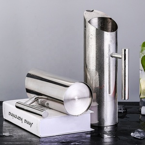 <span class=keywords><strong>Pichet</strong></span> à eau en acier inoxydable <span class=keywords><strong>Pichet</strong></span> en métal avec garde-glace Carafe à boisson avec poignée Boisson chaude glacée Thé Jus Café Bière - Product Image 5
