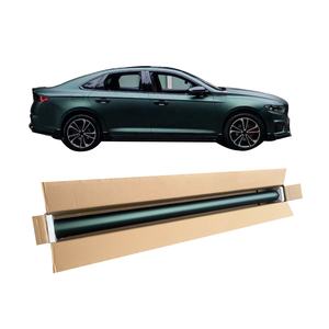 Film vinyle pour voiture ultra métallisé vert noirâtre en stock, vente en gros, film de protection anti-rayures pour carrosserie, couverture intégrale sans bords, peinture vinyle - Product Image 1