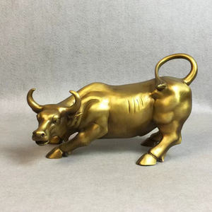Statue de taureau en cuivre personnalisée en usine, produits de décoration d'intérieur, sculpture en métal, couleur dorée, ornements de taureau en laiton, sculpture en laiton - Product Image 1