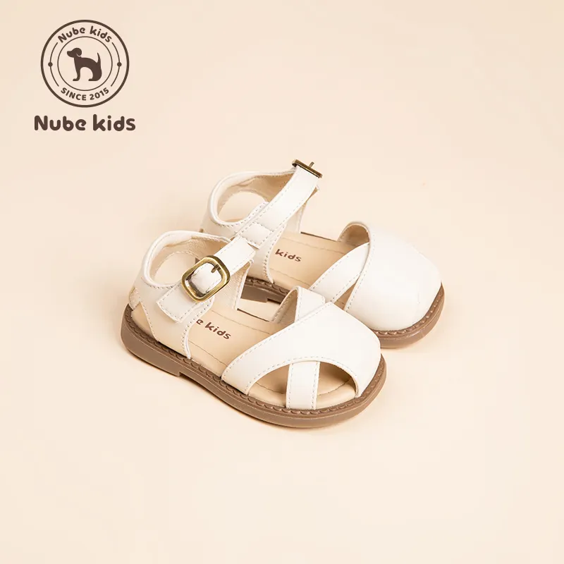 Nouveau style adorable personnalisé doux et confortable chaussures de plage sandales pour filles