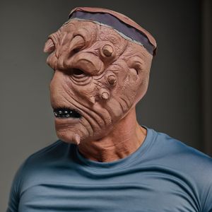 Máscara de Látex Marrón con Púas, Diseño de Monstruo Mutante con Características Grotescas Únicas para Fiestas de Disfraces de Halloween - Product Image 3