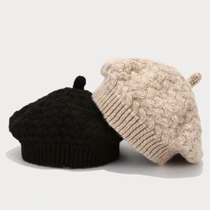 Nouveau Béret Tricoté Japonais Vintage Automne-Hiver Couleur Unie Élégant et Raffiné pour Femme - Product Image 3