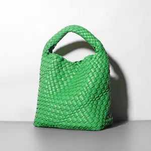 Bolso de mano pequeño y suave para mujer, bolsa tejida de cuero genuino, a la moda