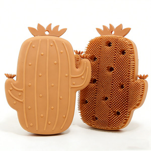 Brosse nettoyante pour le visage en silicone en forme de cactus, éponge de bain vert clair, brosse de massage manuelle pour le visage et le bébé - Product Image 5