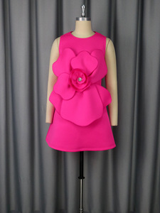 Robe d'été trapèze H-5086 avec décoration 3D roses, style décontracté et féminin, en tissu peigné respirant et lavable, longueur genou - Product Image 2