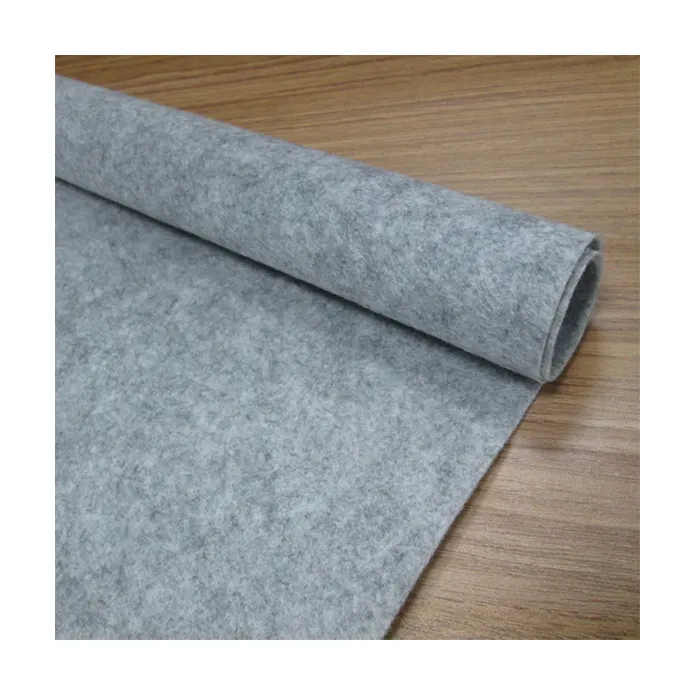 Fourniture de produits spot rouleau de 36 pouces de 1mm d'épaisseur 100% polyester tissu non tissé perforé à l'aiguille feutre