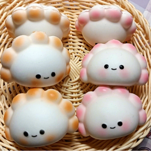 Jouet de décompression Jincan en PU à rebond lent, en forme de dumpling, doux et moelleux, au toucher humide, adorable, pour filles et garçons - Product Image 1