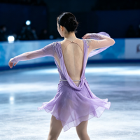 Robe de patinage artistique en strass lavande, dos nu, manches longues, en maille, costume de compétition de patinage sur glace, personnalisé pour filles et femmes